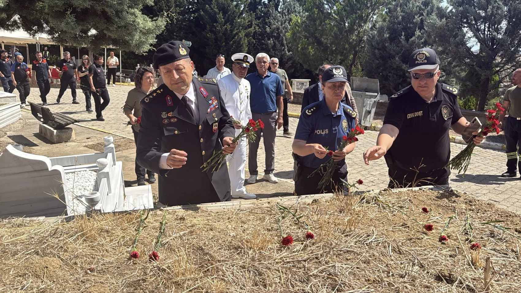 17 Ağustos depreminin üzerinden 27 yıl geçti