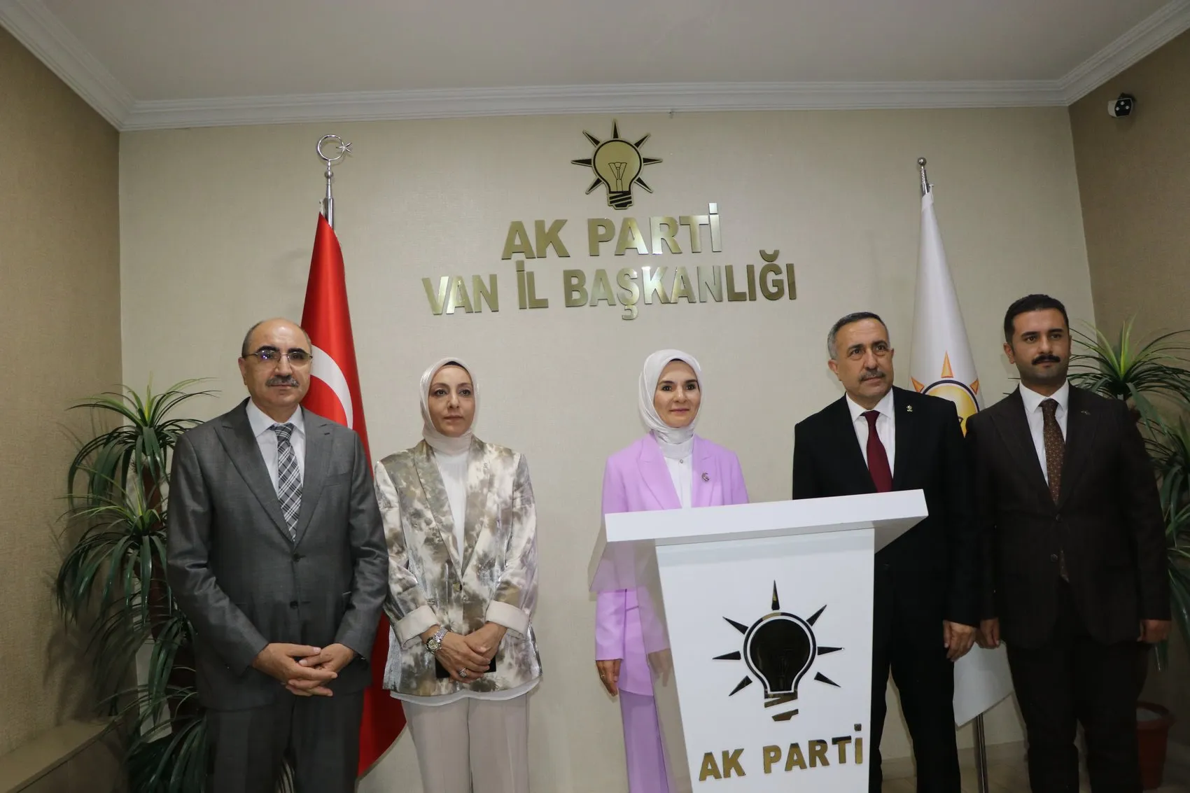 Bakan Göktaş Van’da sosyal destek projelerini yerinde inceledi