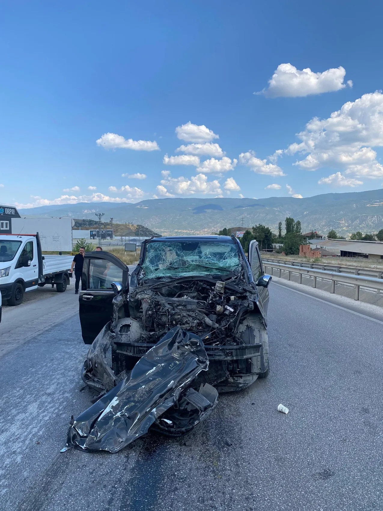 Çorum FK oyuncusu Atakan Akkaynak ve ailesi kaza geçirdi