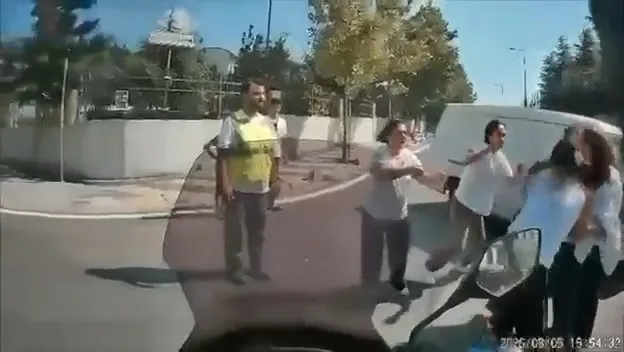 Sancaktepe’de sokak ortasında şiddetli kavga