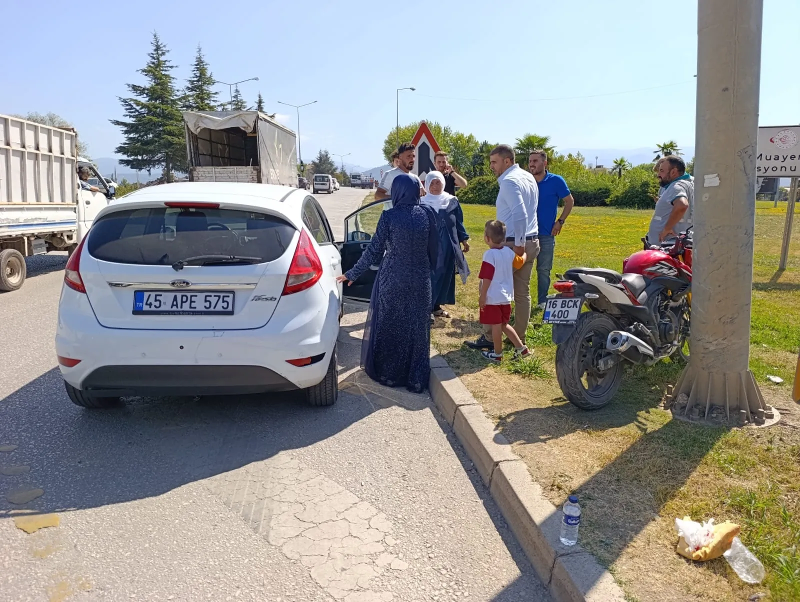 İnegöl'de otomobil ile motosiklet çarpıştı Bir yaralı