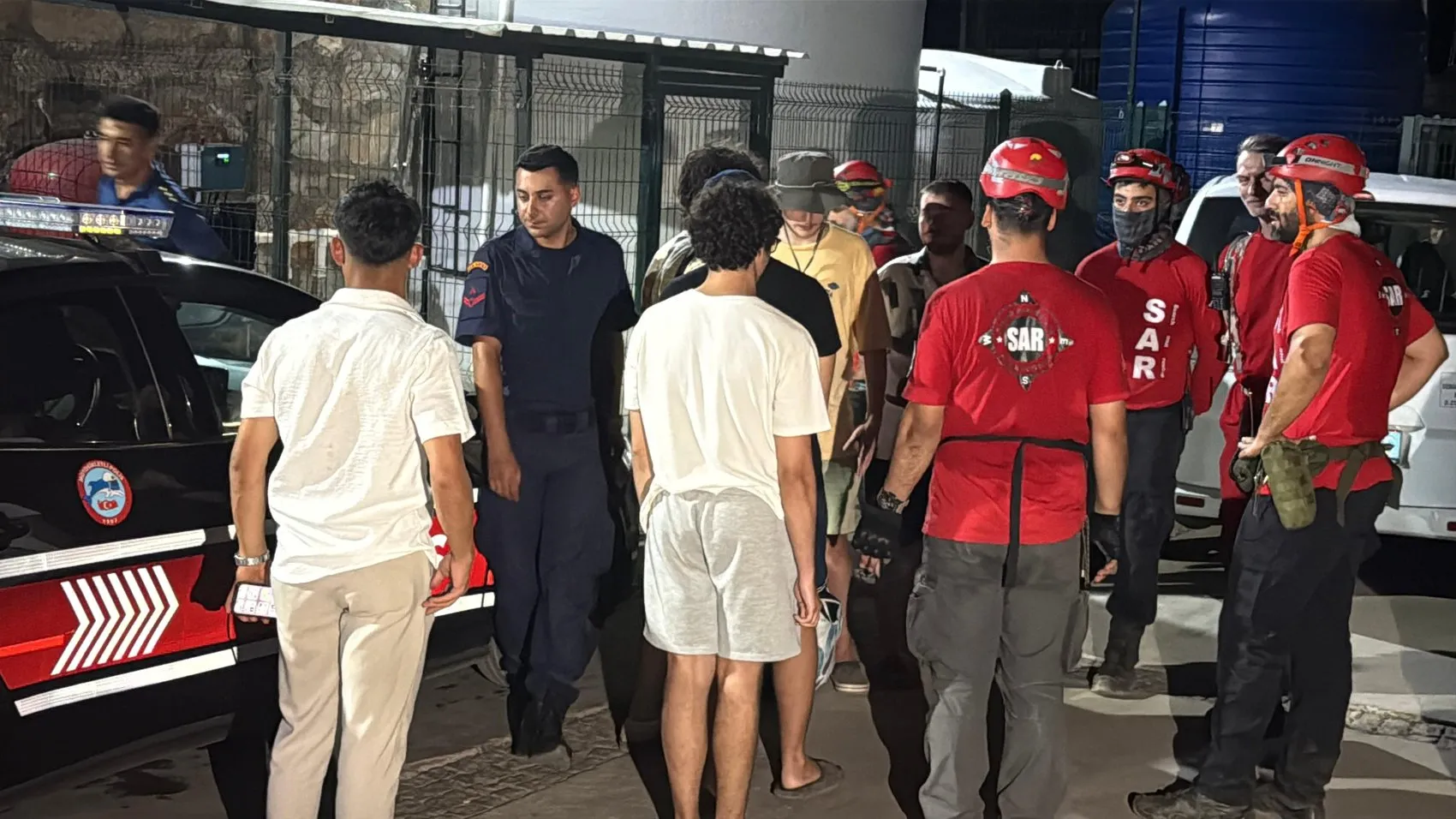 Bodrum'da gece yürüyüşüne çıkan 5 genç ormanlık alanda mahsur kaldı