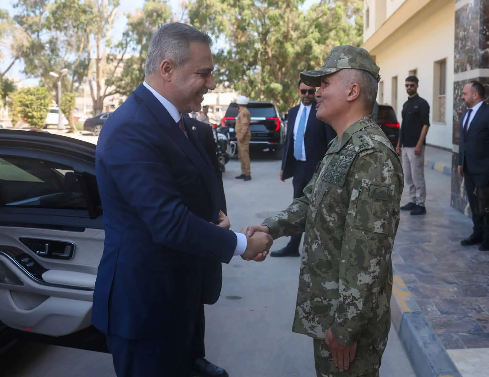 Bakan Fidan Libya’daki Türk askerlerini ziyaret etti