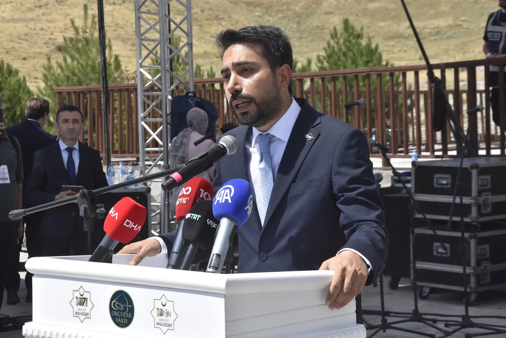 Ahlat'ta Malazgirt coşkusu başladı, kabine salı günü burada