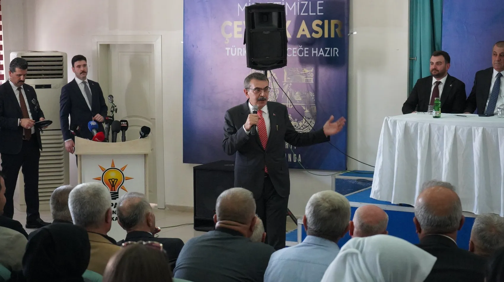 Bakan Tekin Şırnakta Geçmişin Hatalarını ve Yeni Süreci Anlattı