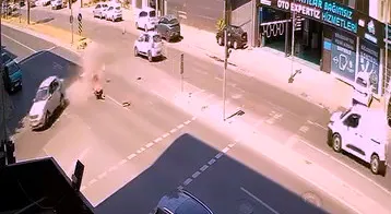 Avcılar'da yasak dönüş kazaya davetiye çıkardı