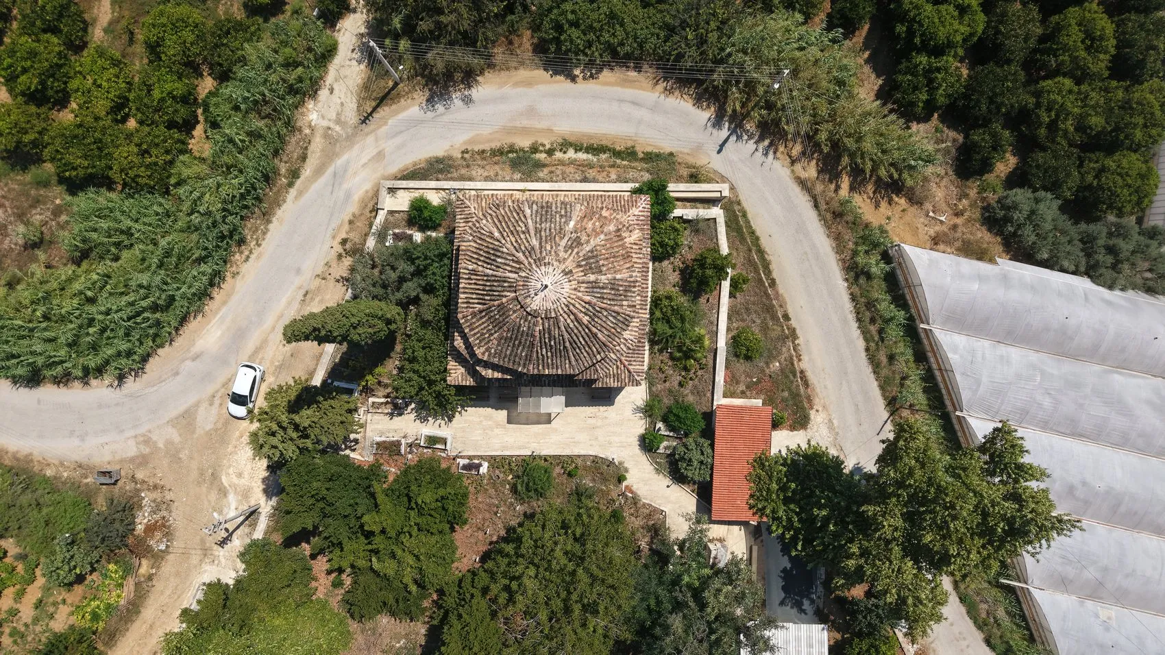 Antalya'da şaşırtan keşif: 200 yıllık caminin duvarlarında Roma dönemi yazıtları çıktı