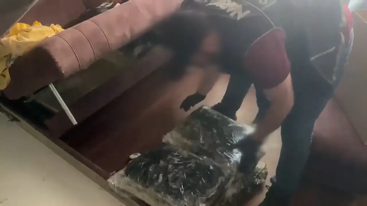Ataşehirde taksiye yüklenen uyuşturucu rotası polis tarafından kesildi