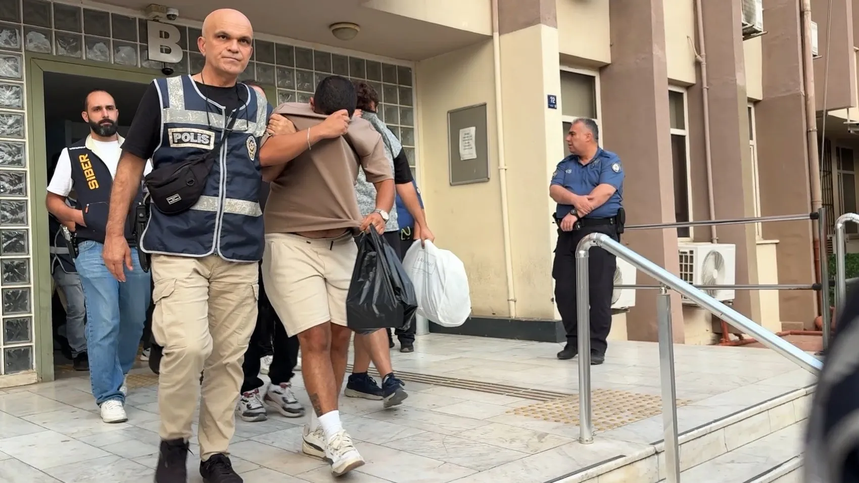 Yasa dışı bahis şebekesine büyük darbe: 27 kişi cezaevine gönderildi