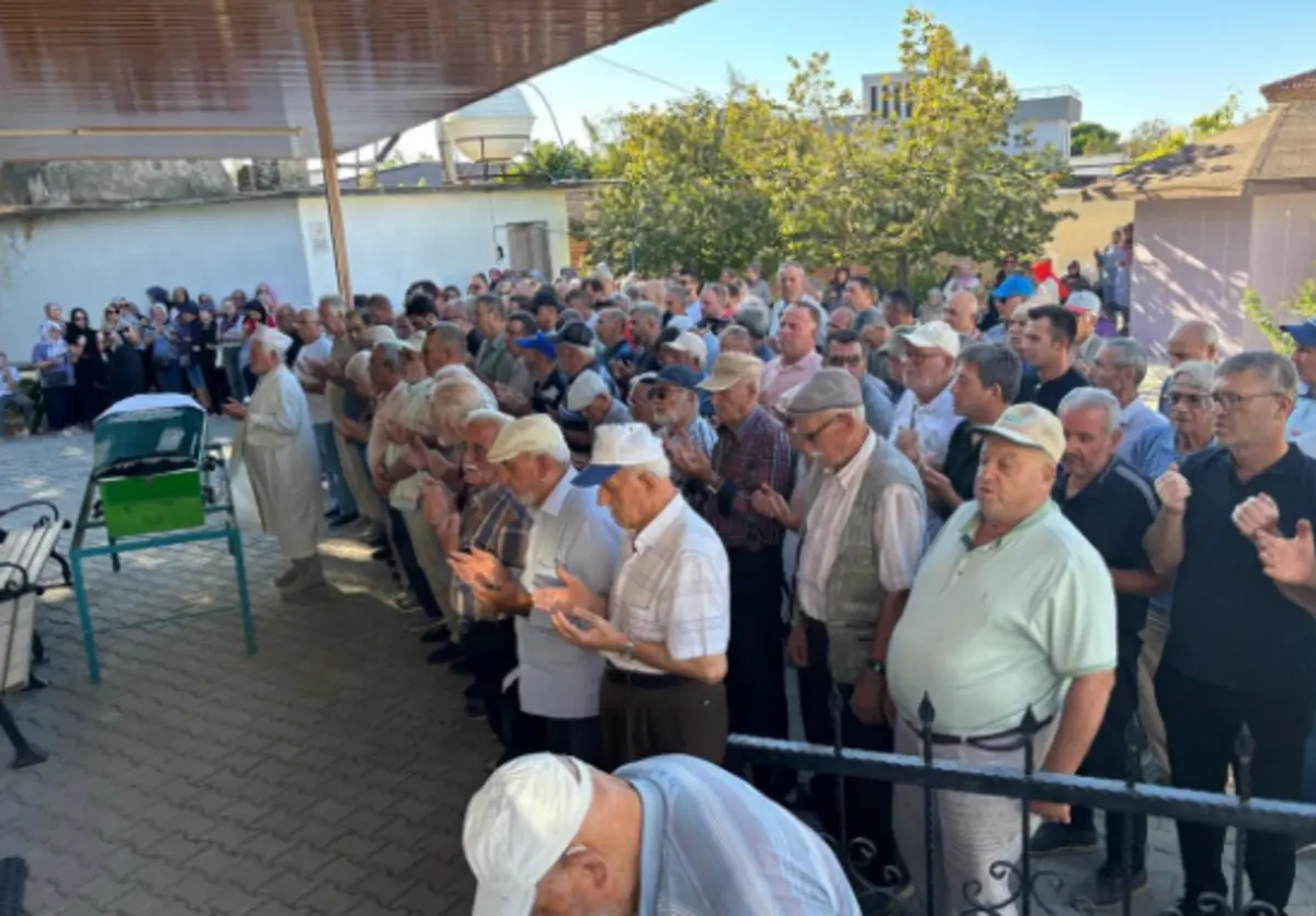 Usta oyuncu İlhami Adsal hayatını kaybetti! Köy mezarlığında toprağa verildi 3