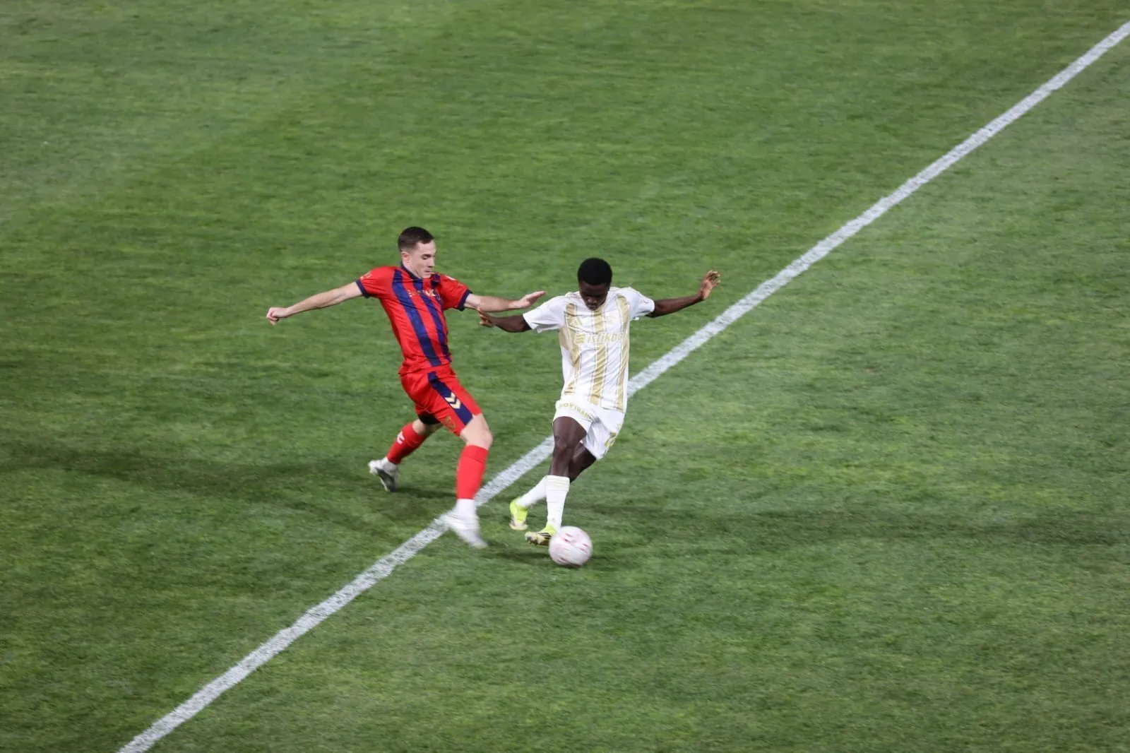 Mardin 21 Kasım Stadyumu'nda hüzünlü gece: Kayserispor tek golle güldü
