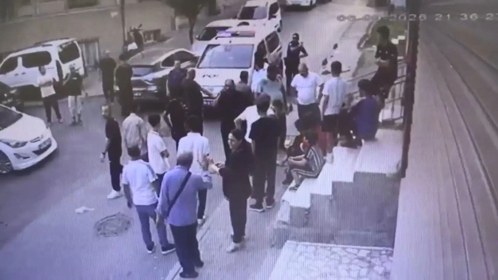 Sokak ortasında dehşet anları: Alacak kavgası masum bir çocuğun hayatını karartıyordu