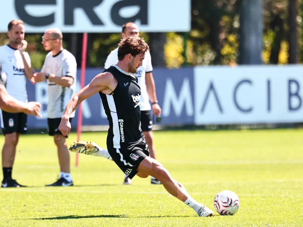 Beşiktaş'ta hedef Erzurumspor galibiyeti: Italiano'nun öğrencileri sahaya iniyor
