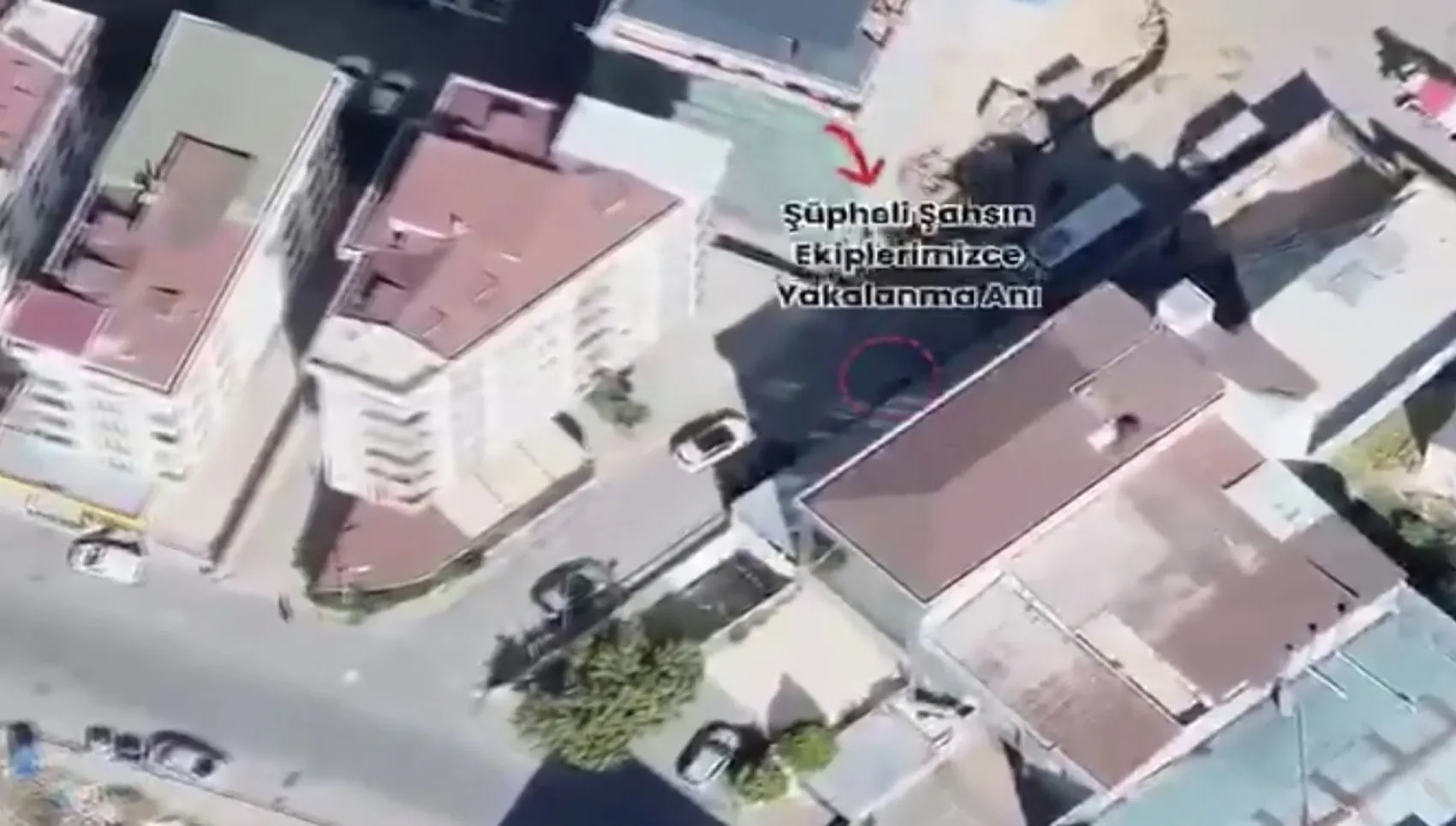 Polis ekiplerini skuterle peşinden koşturdu: 54 suç kaydı olan şüpheli dronla yakalandı