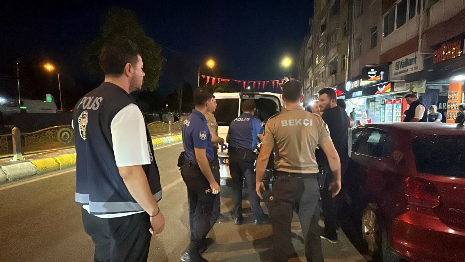 Edirne'de sıradan bir apartman dairesi göçmenlerin gizli durağı çıktı
