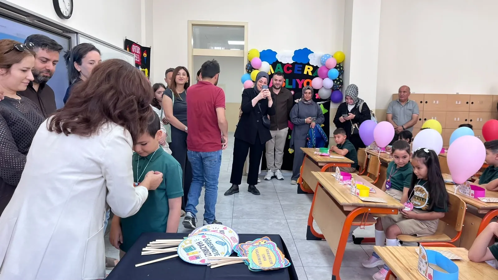 Okul sıralarında ilk heyecan: Milyonlarca öğrenci için uyum süreci start aldı