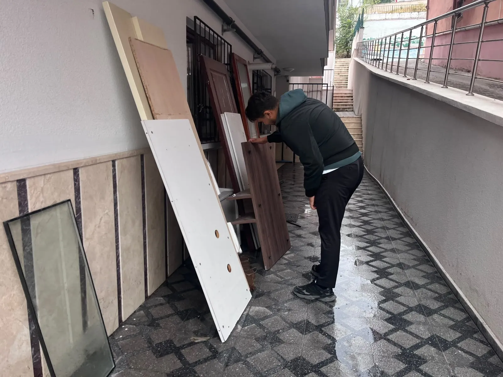 Keçiören'de Kabus Bitmiyor: Altyapı Çalışması Sonrası Rögar Taştı, Evleri Su Bastı