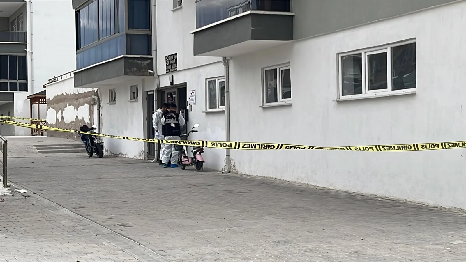 Karaman'da korkunç şüphe: Kapıdaki not ekipleri alarma geçirdi