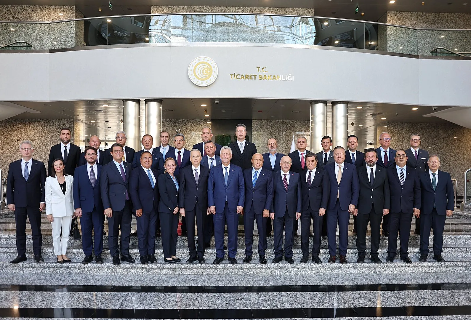 İhracatın yeni rotası Ankara'da çizildi: Bakan Bolat'tan TİM yönetimine kritik mesaj