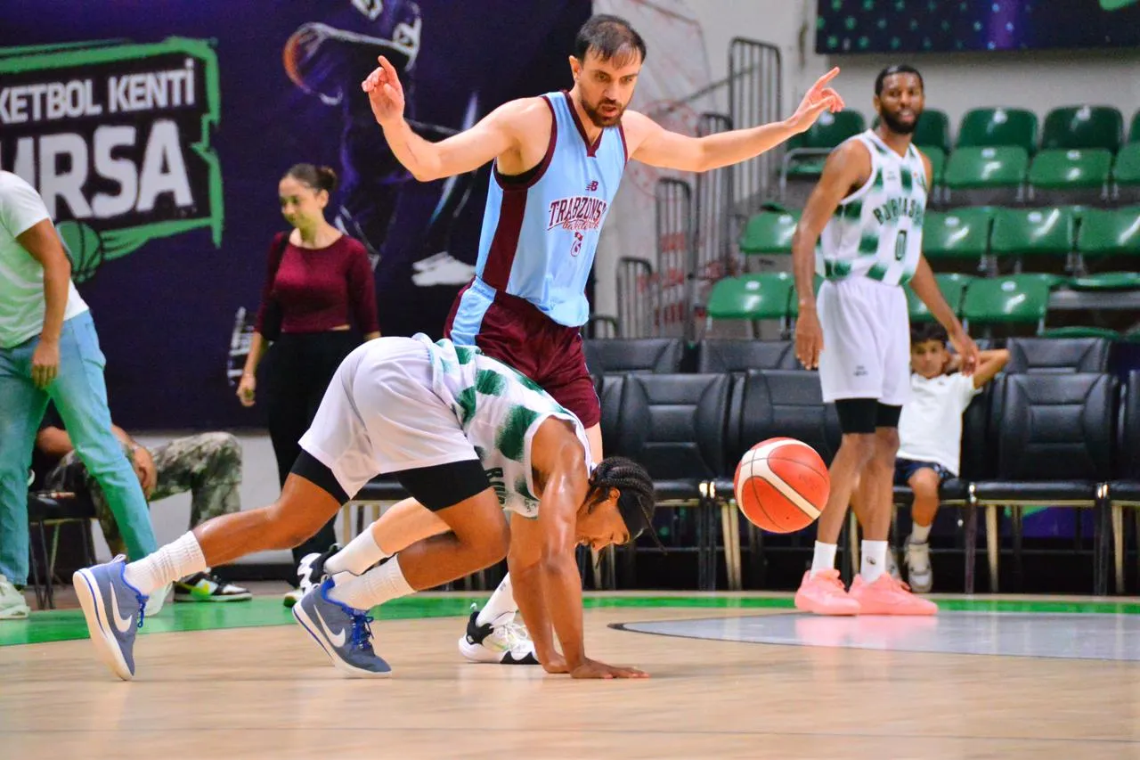 Cevat Soydaş Turnuvası'nda Trabzonspor'un üçüncülük sevinci