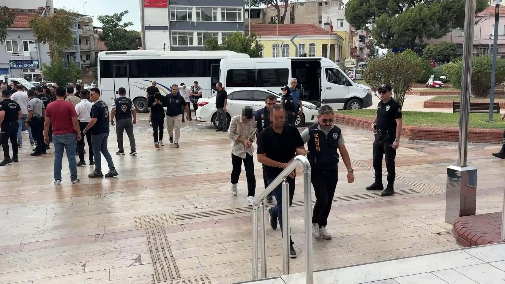 11 milyarlık vurgun ağı çökertildi: Yasa dışı bahis çetesine 7 ilde büyük darbe