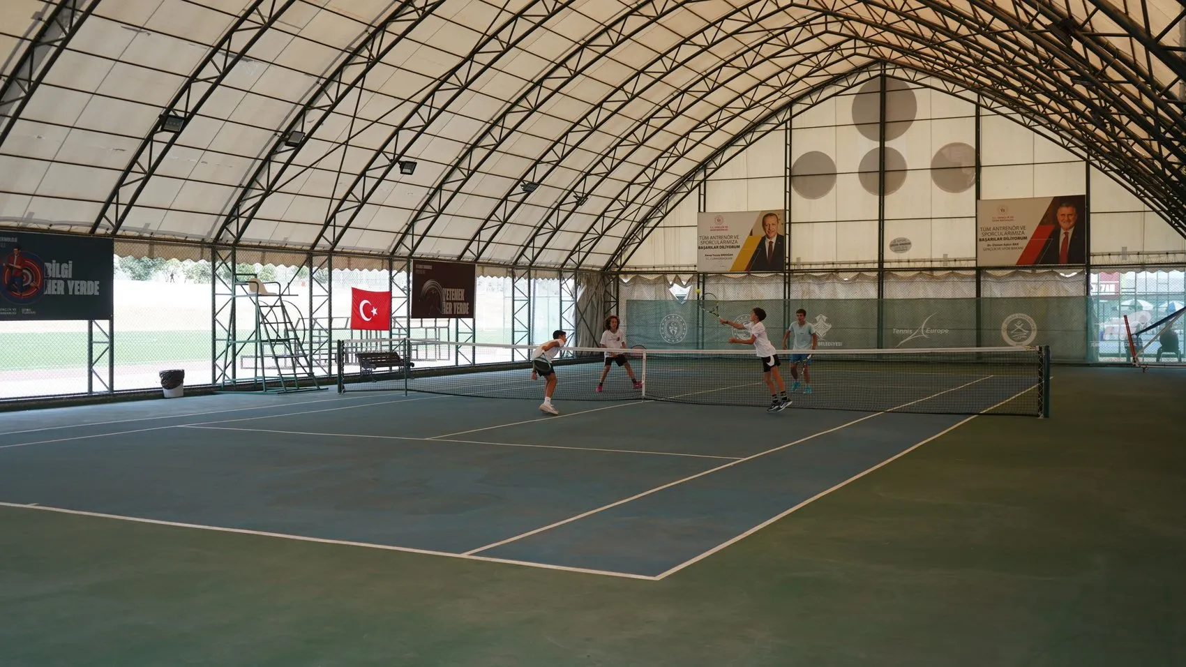 Cudi'nin Eteklerinde Raket Sesleri: Şırnak'ta Uluslararası Tenis Şöleni Başladı