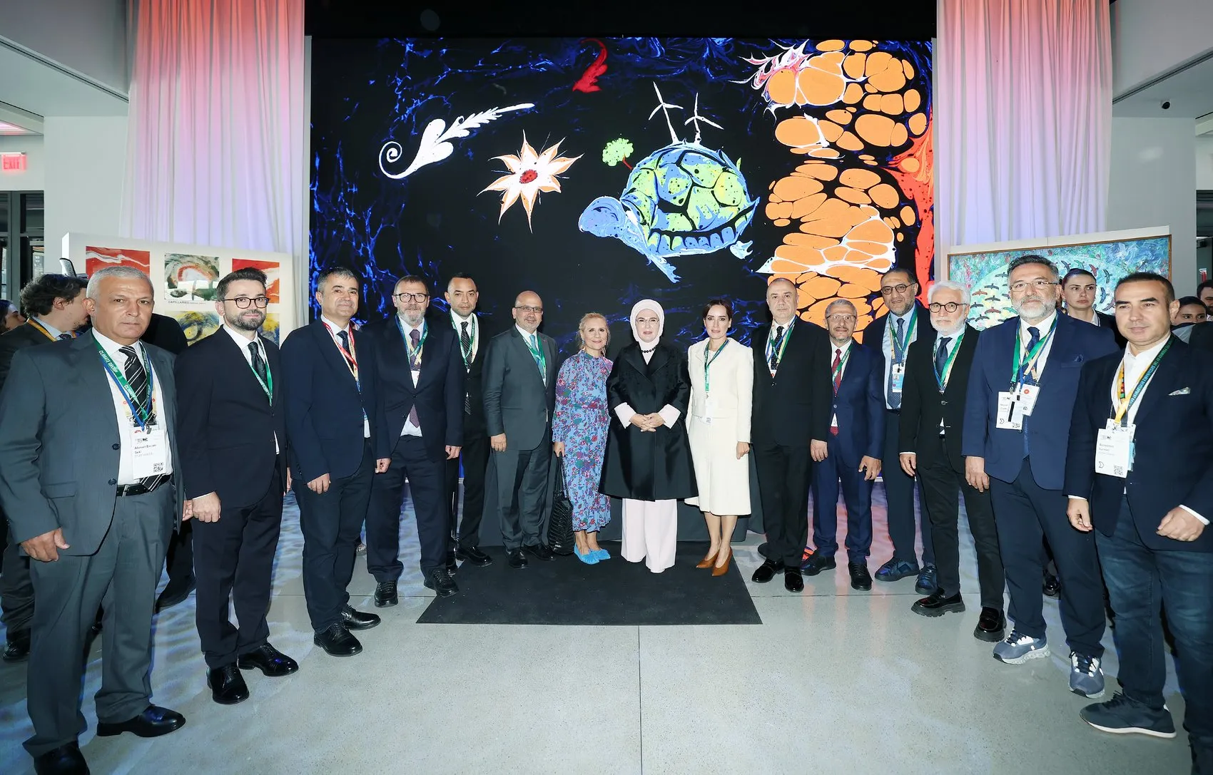 Emine Erdoğan'dan New York'ta 'tüketim çılgınlığı' uyarısı: Geleceği kurtarmak için zihniyet devrimi şart