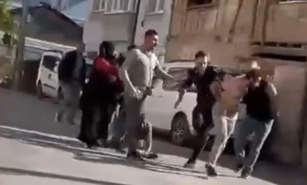 İnegöl'de şantiye alanında kanlı hesaplaşma: Alacak kavgası hastanede bitti