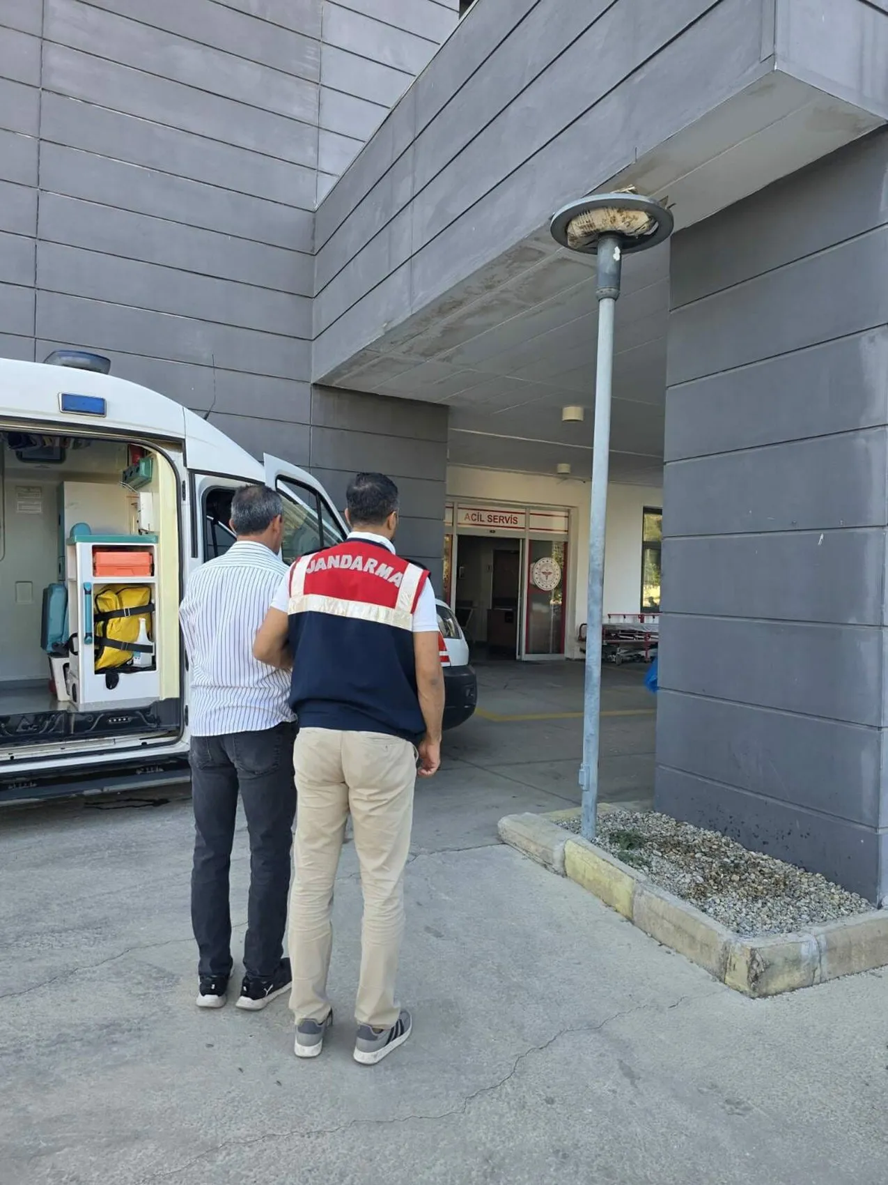 İzmir merkezli FETÖ operasyonunda ele geçirilenler şaşkına çevirdi: Evlerden servet çıktı