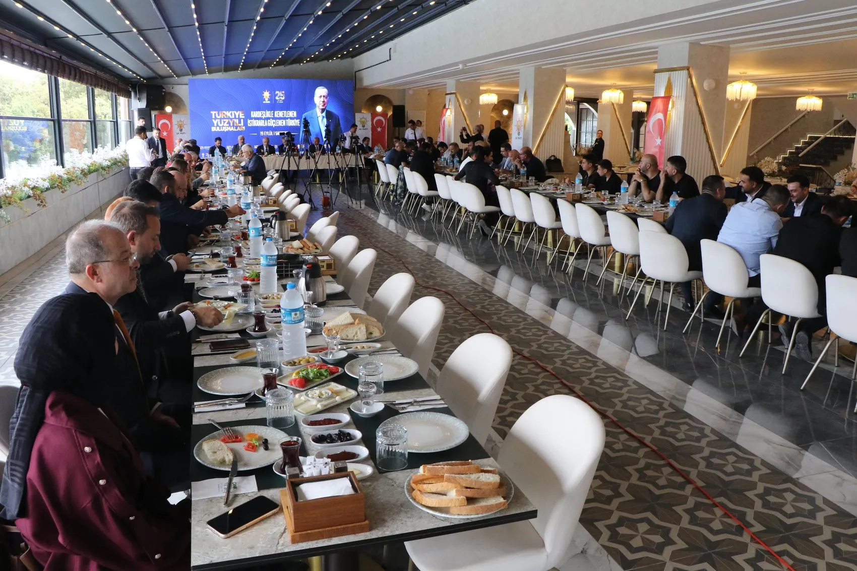 AK Parti'den terörsüz gelecek vurgusu: Artık geri dönüşü olmayan bir yola girdik