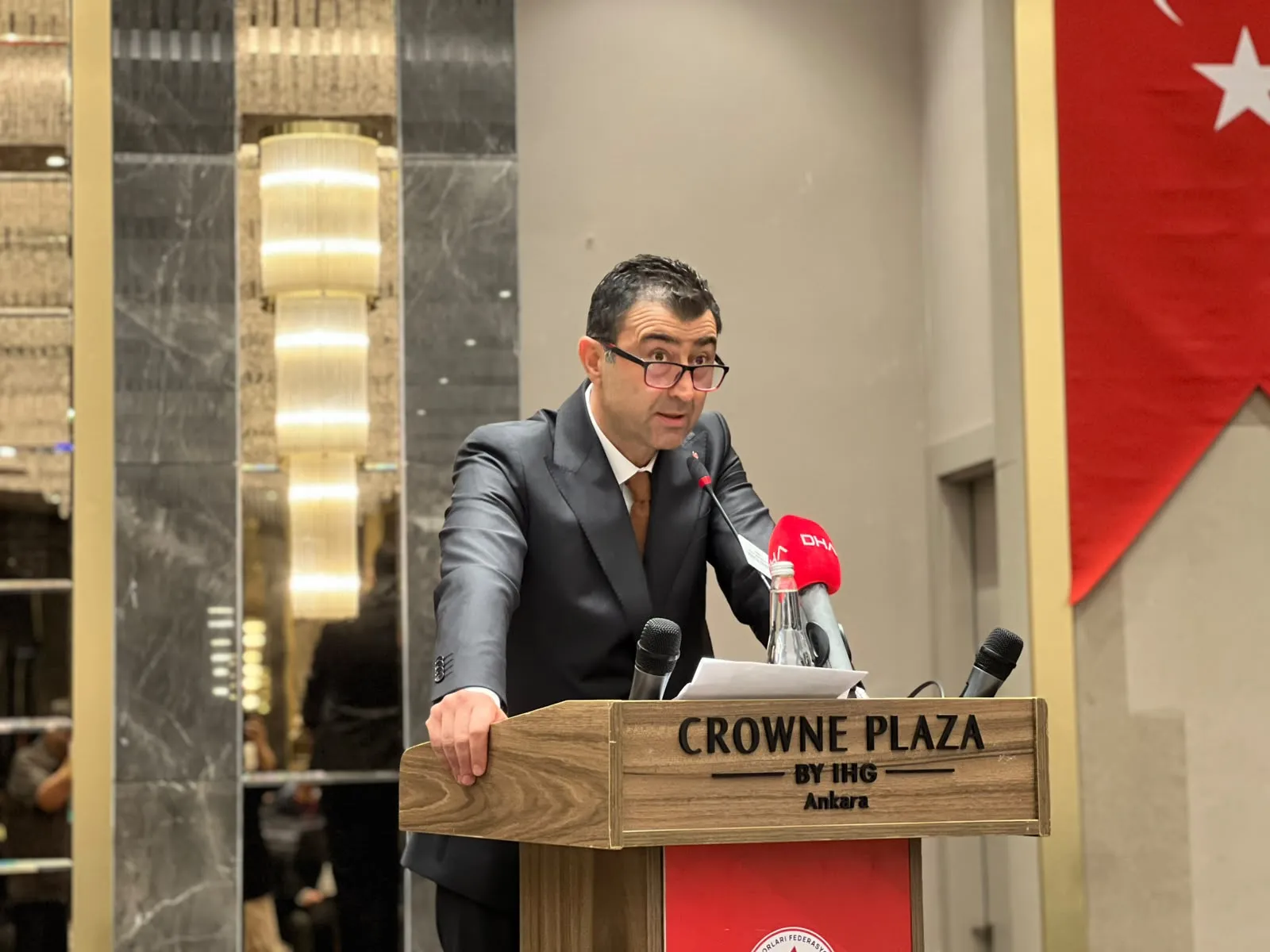 Dans camiasında güven tazeleme: Barış Korkmaz sandıktan zaferle çıktı