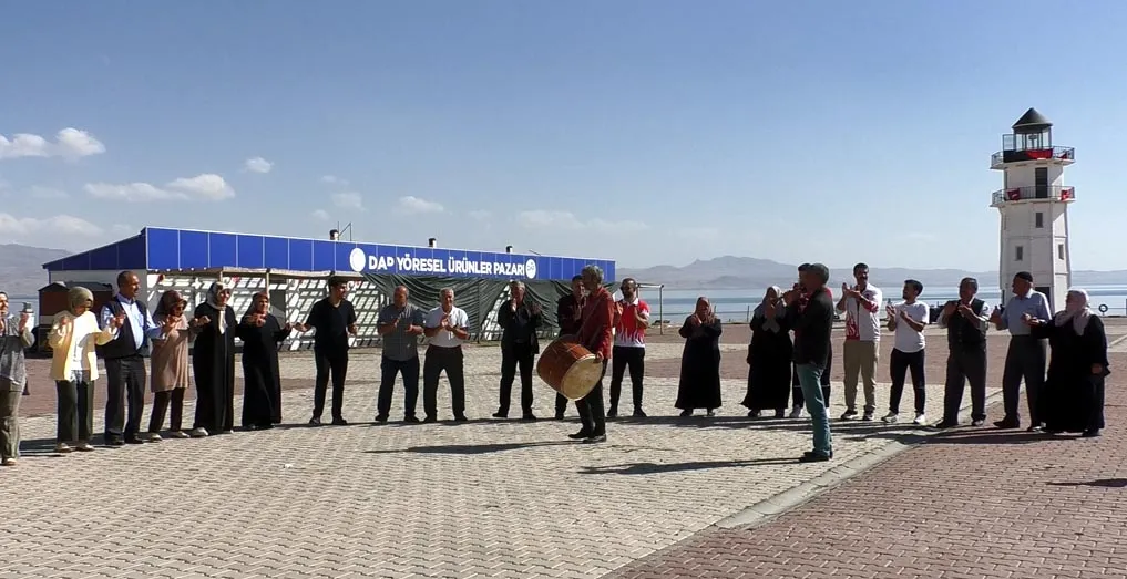 Erciş'in gururu dünya ringlerinde devleşti: Şampiyon Furkan Bilici evine zaferle döndü