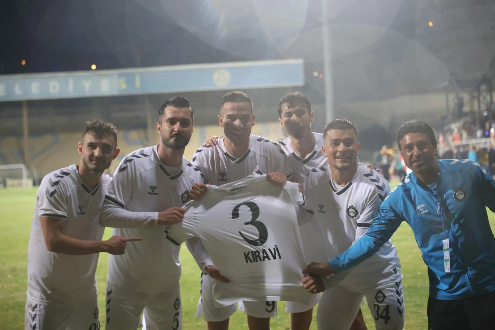 İzmir derbisinde gençlerin zaferi: Yönetimsiz Altay sahada devleşti
