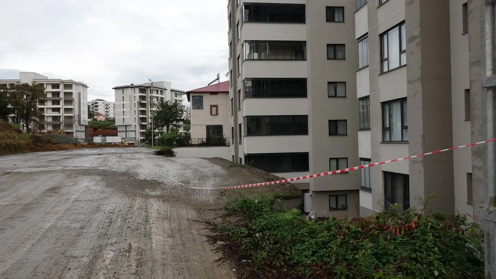 Trabzon'da kabus dolu gece: Metrekareye düşen 50 kilogram yağış şehri felç etti