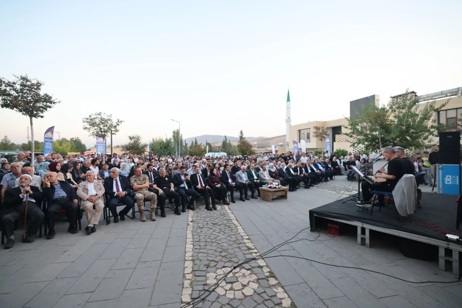 Hocamın başucuna doğmayan güneşi neyleyim diyen bir dâhinin 262 yıllık mirası Siirt'te yankılandı