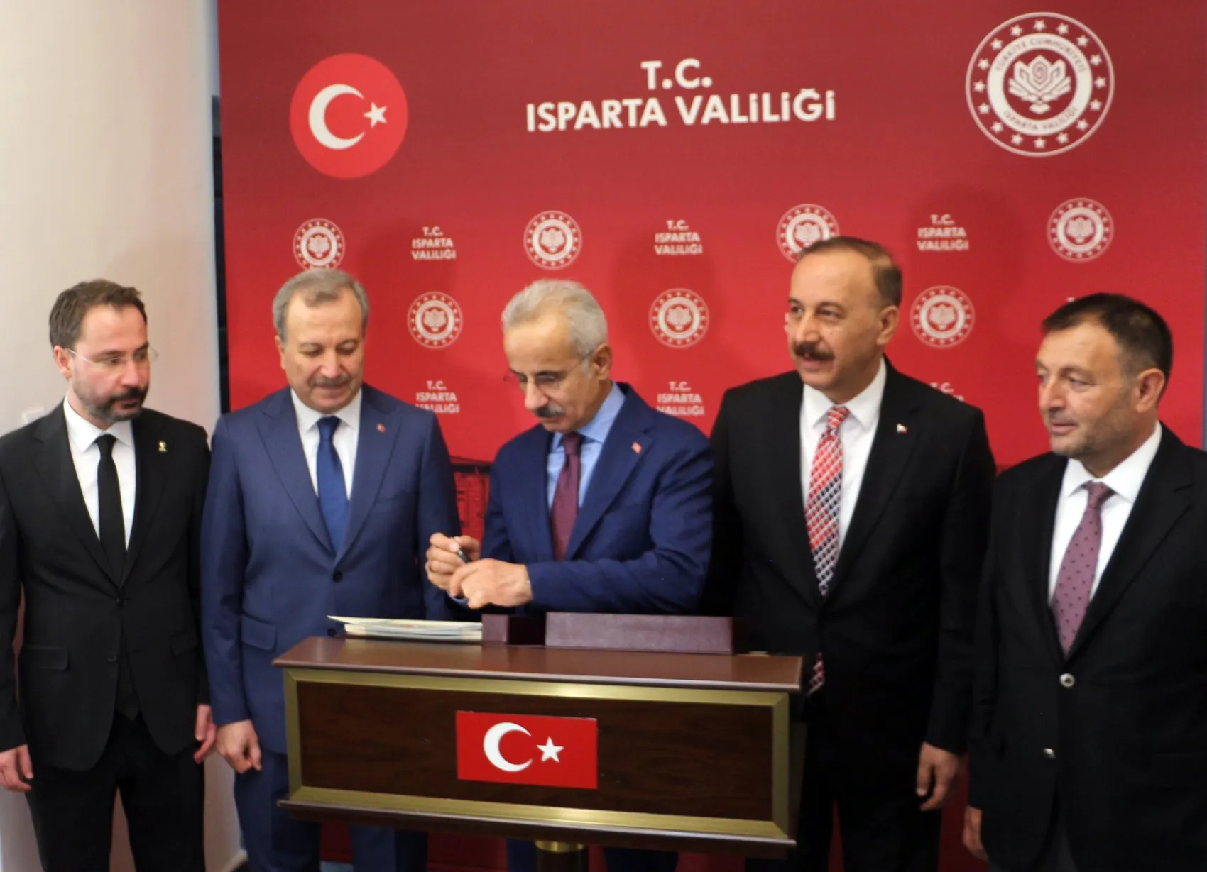 Bakan Uraloğlu'ndan çarpıcı çıkış: Bazı çevreler şehit cenazeleri üzerinden siyaset devşirme peşinde