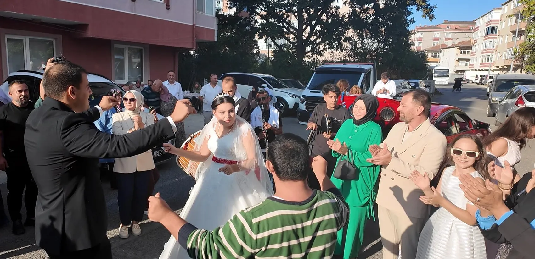 Kapaklı'da unutulmaz gün: Esmanur'un gelinlik hayali gerçek oldu