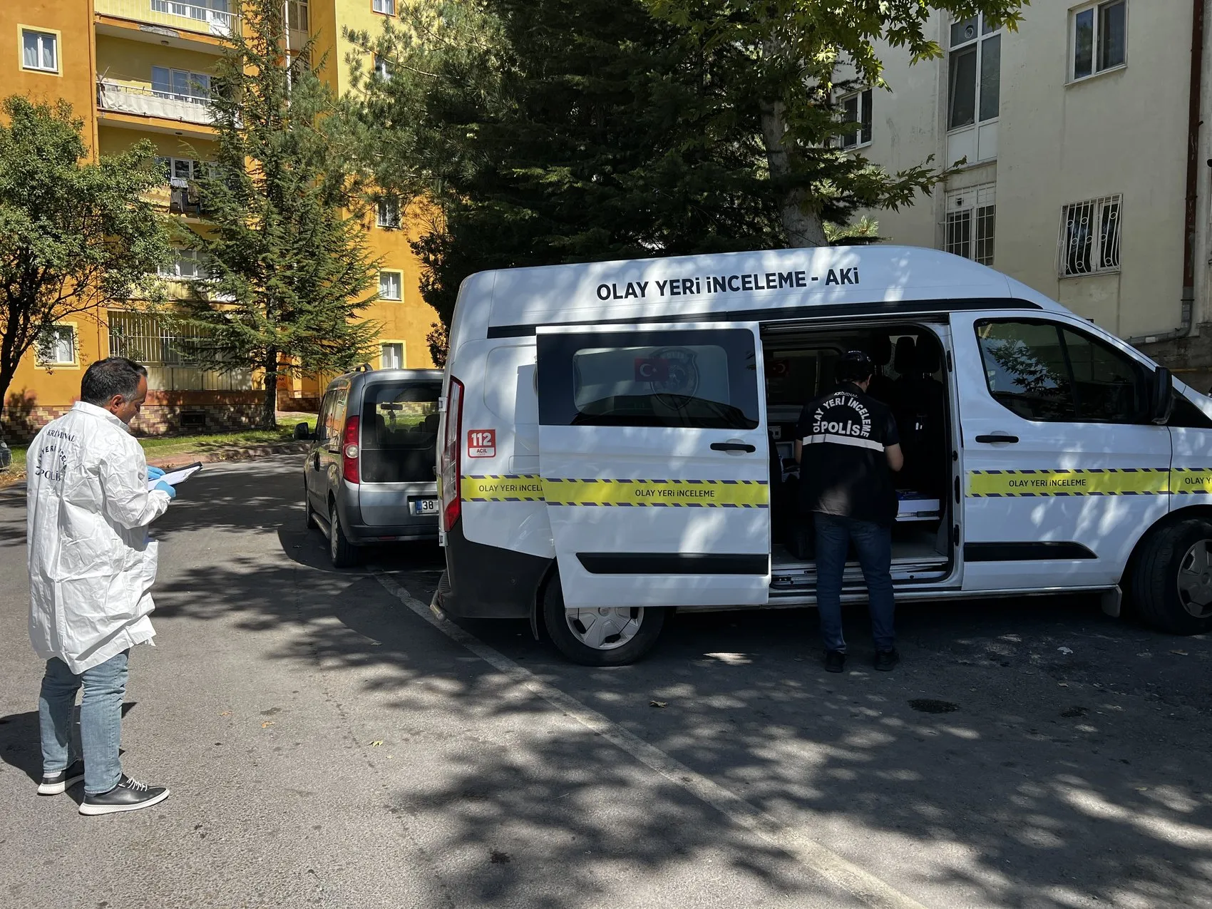 Kayseri'de apartman dairesinden gelen ağır koku acı gerçeği ortaya çıkardı