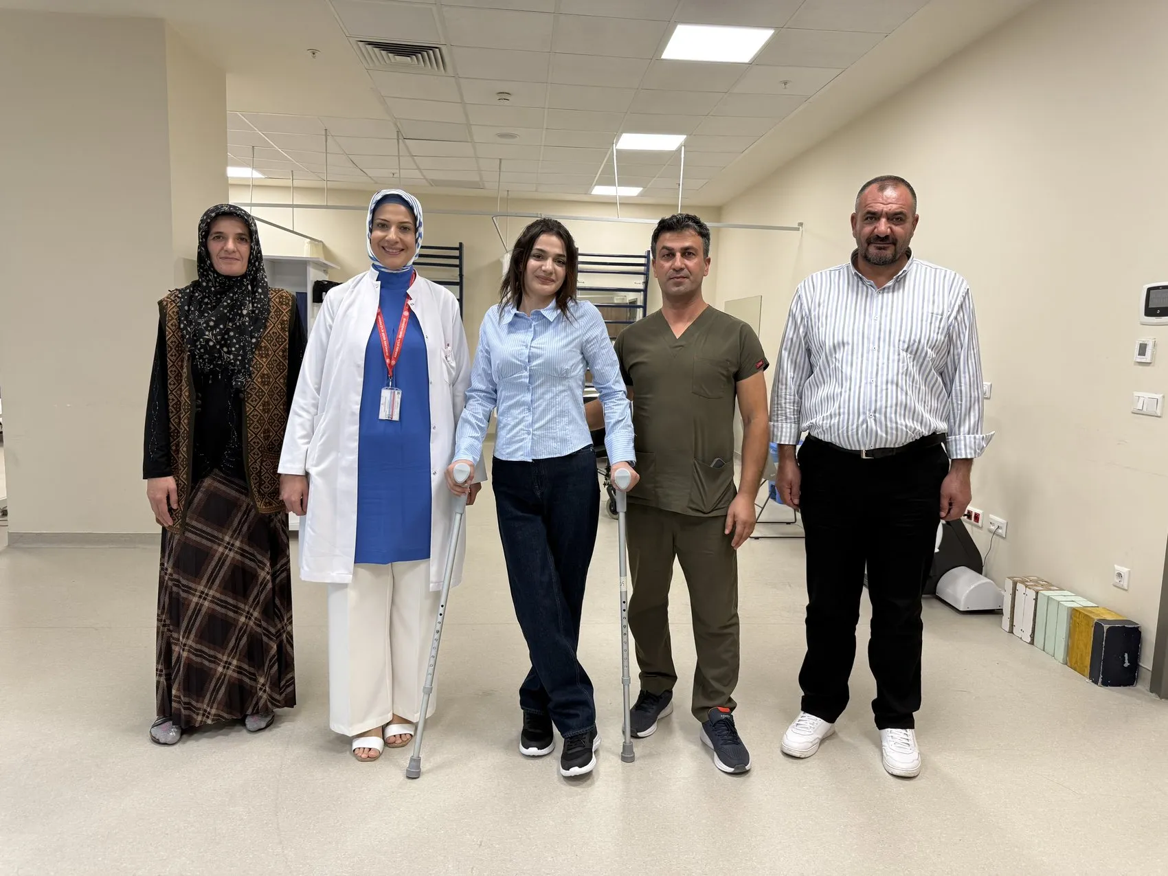 Doktorların felç kalır dediği genç kızın mucizevi dönüşü: Yüzde 1 ihtimali yüzde 99'a taşıdı