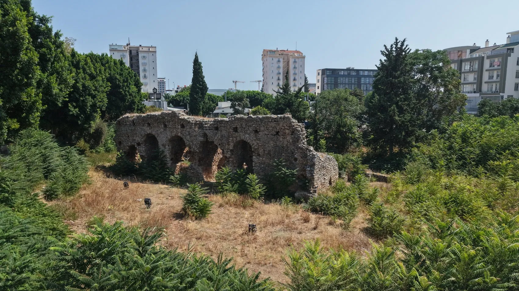Antalya'nın göbeğinde 1700 yıllık gizem: Modern binaların arasında zamana direnen antik miras
