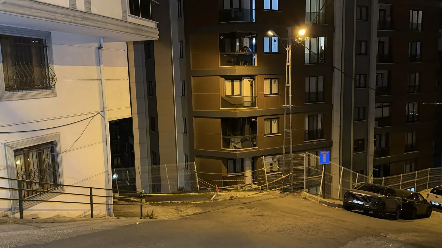 Eyüpsultan'da korkunç kaza: Kontrolden çıkan otomobil 15 metreden bahçeye çakıldı