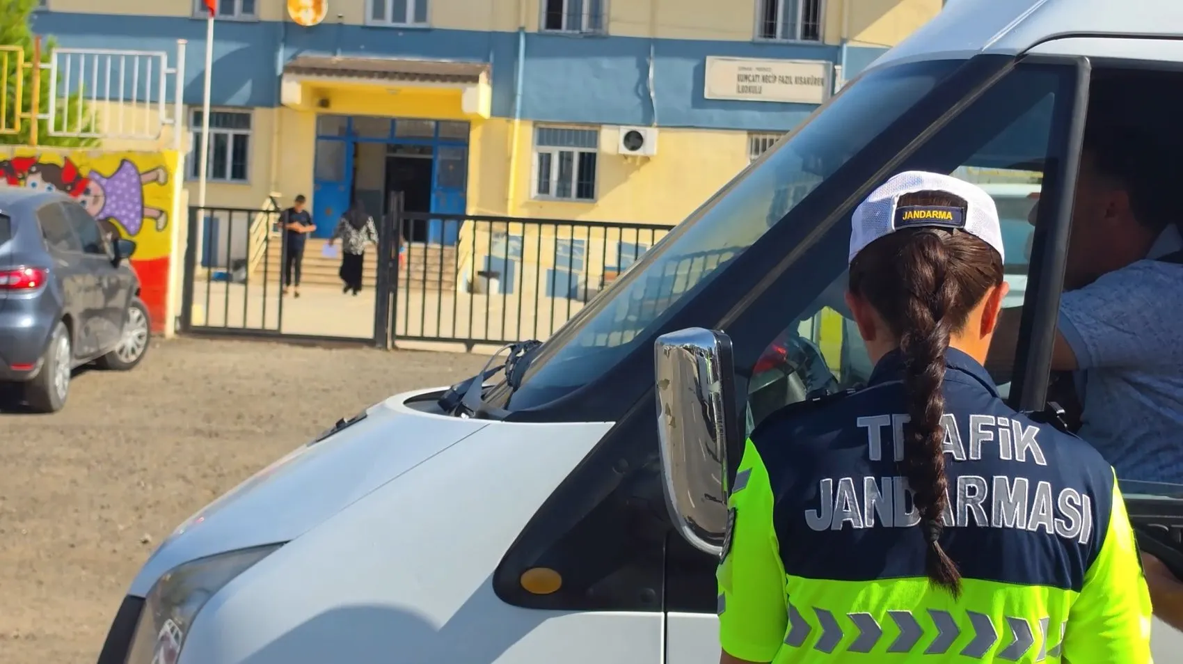 Okullarda güvenlik alarmı: 31 bin yeni görevli ve dedektörlü önlemler devrede