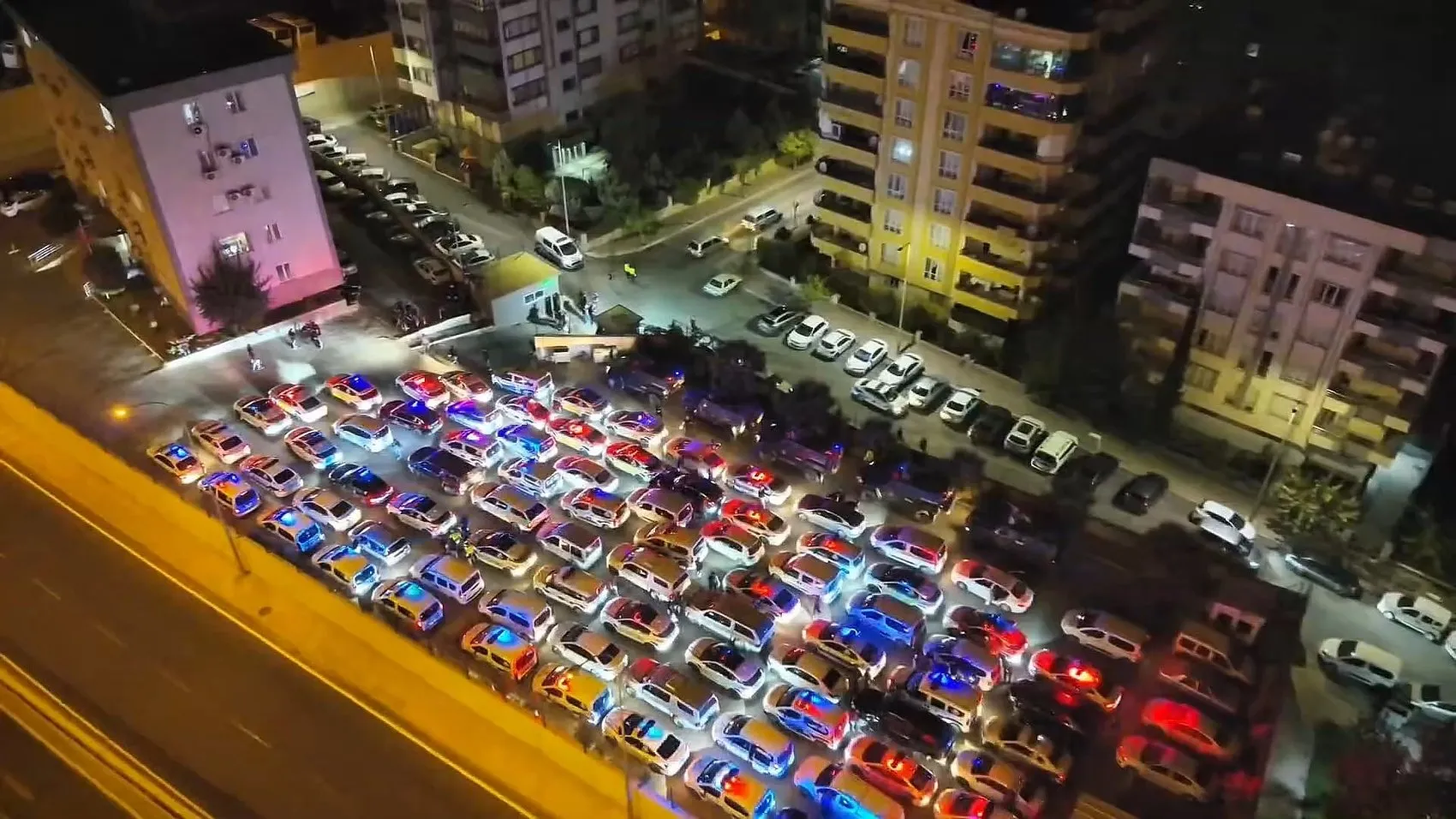 Şanlıurfa'da şafak vakti büyük baskın: Cephanelik gibi evlere operasyon