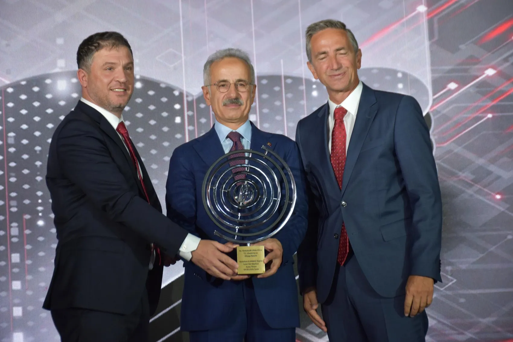Ege'nin dijital kalesi İzmir'de yükseldi: 300 milyon dolarlık dev yatırım
