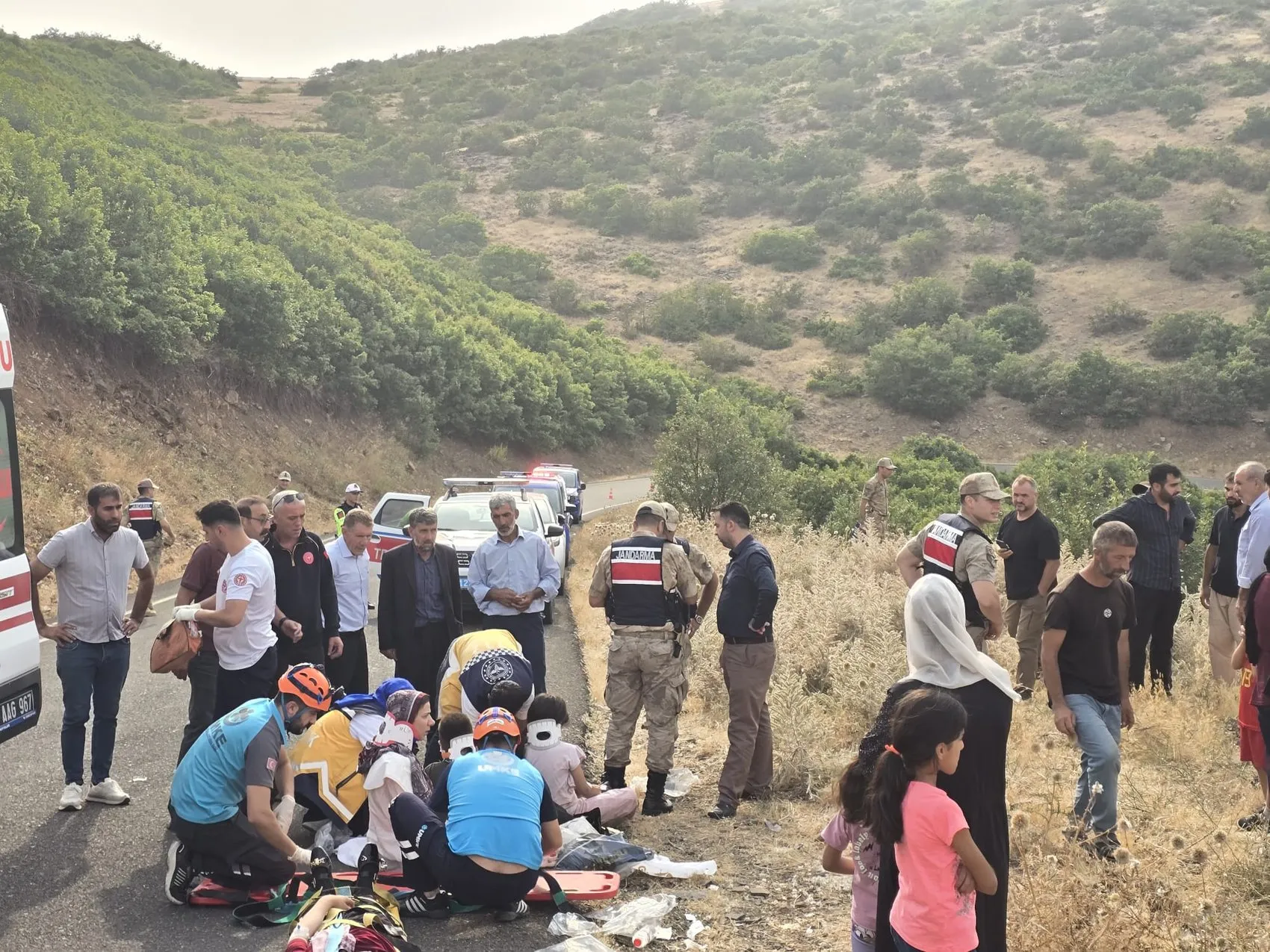 Adaklı yolunda korku dolu anlar: Minibüs kazasında 10 kişi yaralandı