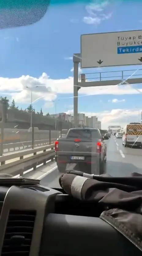 Ambulansa yol vermeyen sürücüye ağır fatura: Hem ehliyetinden oldu hem de 46 bin lira ödeyecek