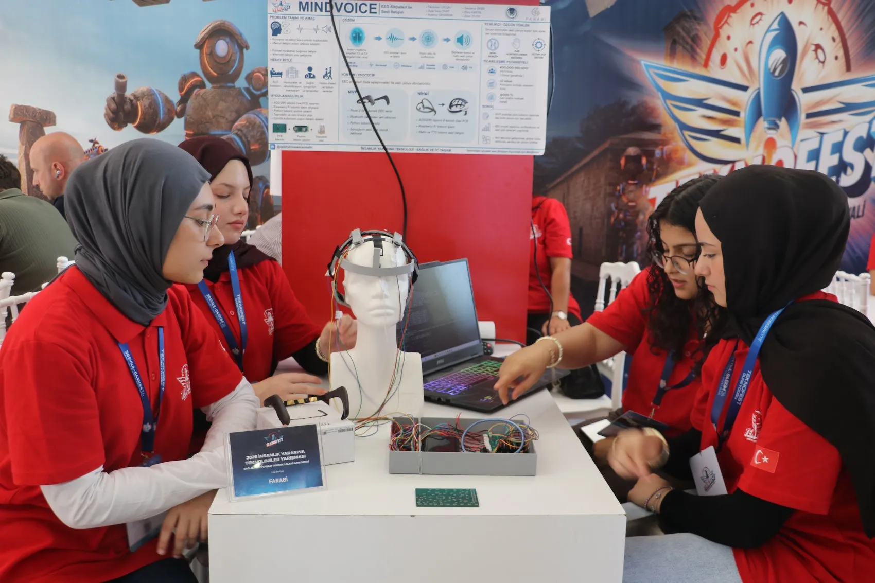 Diyarbakır'da Geleceğin Mühendisleri Sahne Aldı: TEKNOFEST Rüzgarı Mezopotamya'dan Esti