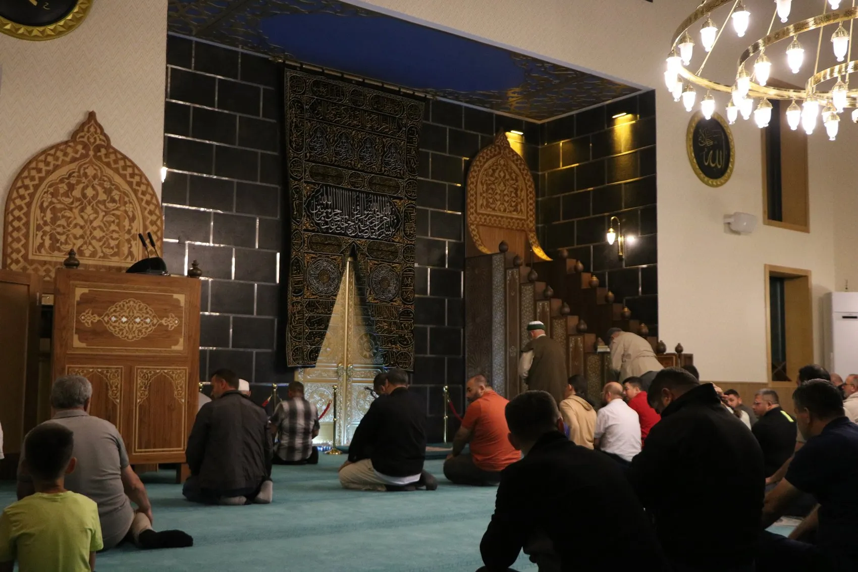 Kayseri'de Kabe özlemini dindiren mihrap: İbadet edenler kendilerini Mekke'de hissediyor