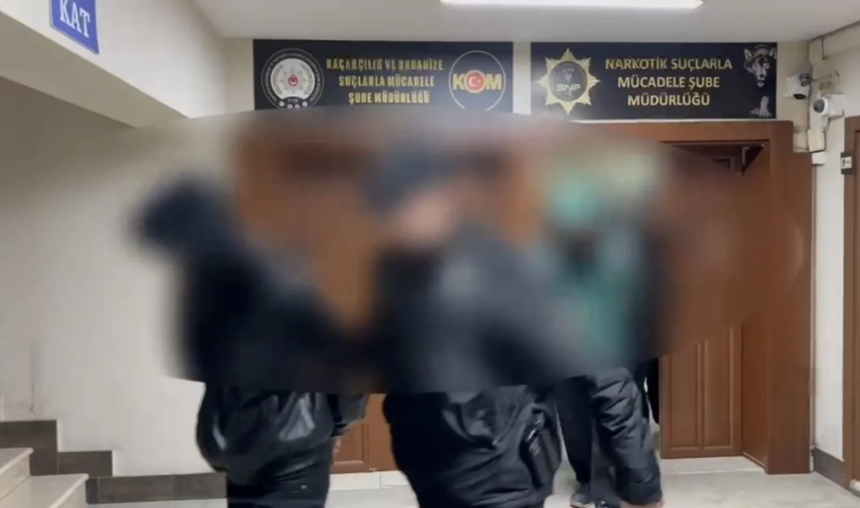Sakarya'da zehir tacirlerine büyük darbe: Tonlarca bonzaiye dönüşebilecek hammadde yakalandı