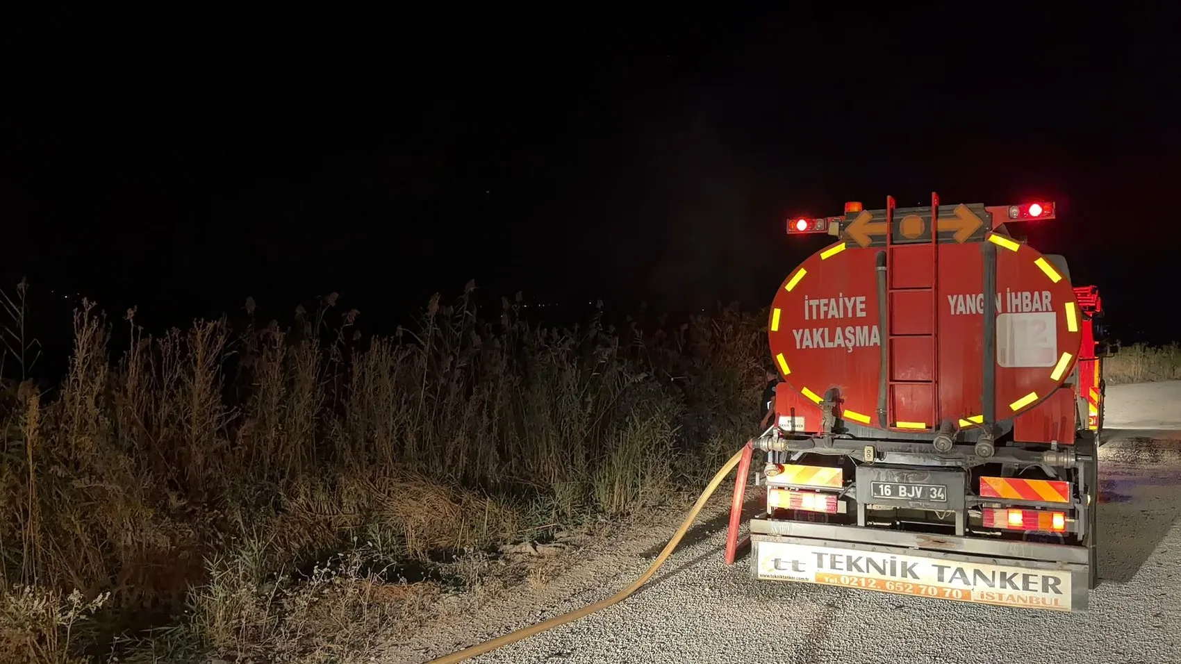 İznik'in gece sessizliğini alevler bozdu: Göçebe Oyun Alanı'nda korku dolu anlar